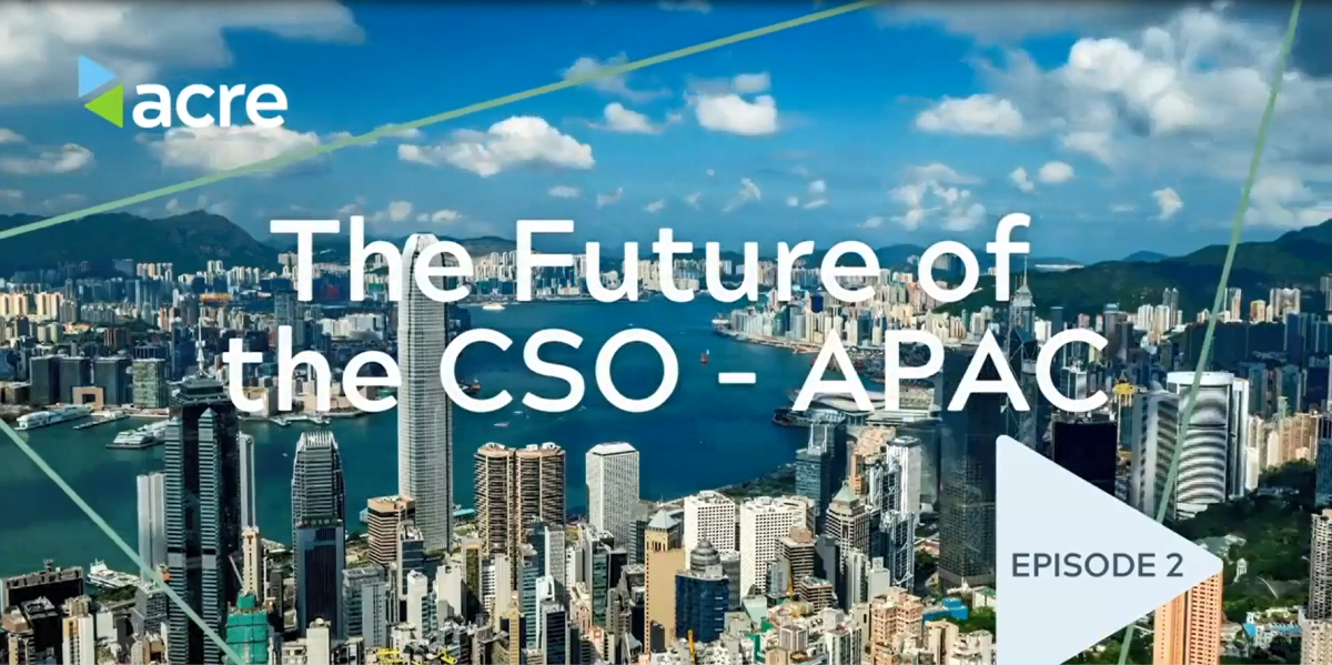 英亩的标志和“CSO-APAC集2”的未来在河边的城市的鸟瞰图。