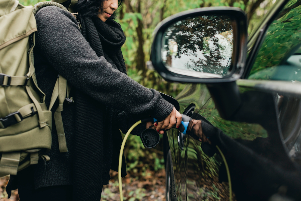 人充电电动汽车